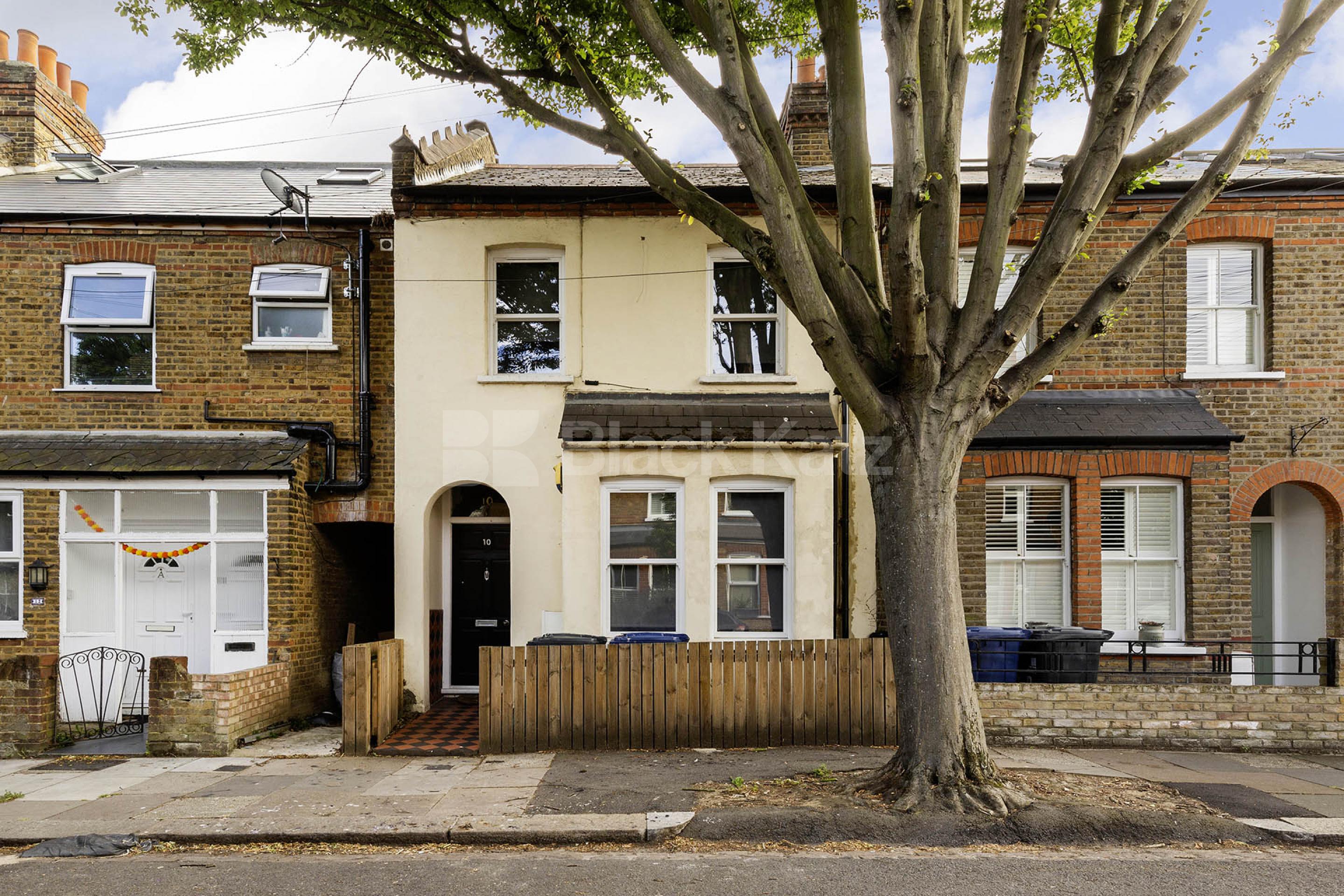 Modern Apartment Edinburgh Road, Hanwell W7